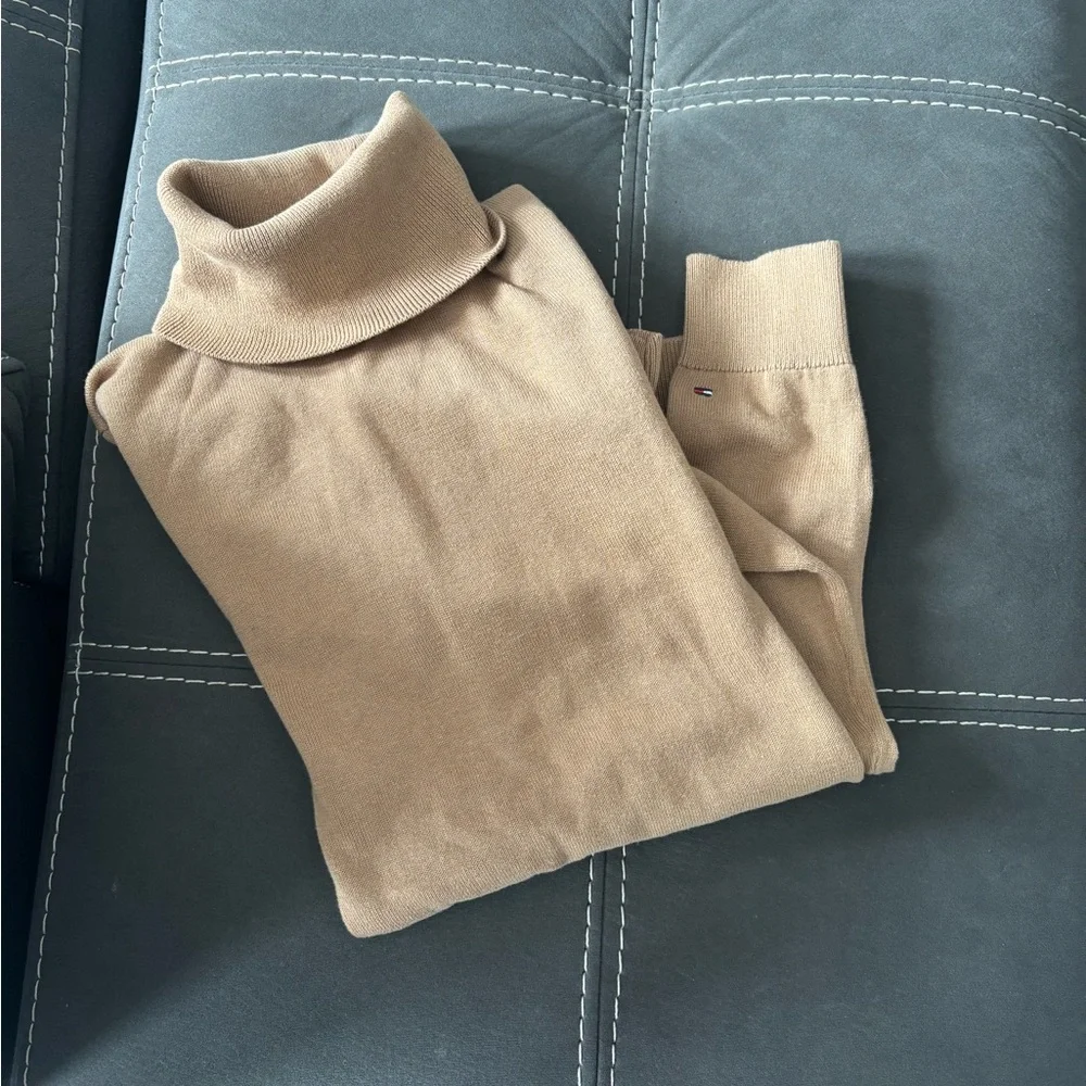 Tommy Hilfiger Women's Turtleneck Sweater - Tan - Picture 2 of 2